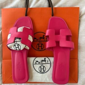 Hermès Pink/Rose Leather Oran Slides